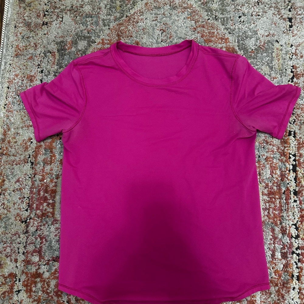 lululemon athletica Magenta Short Sleeve Tee
